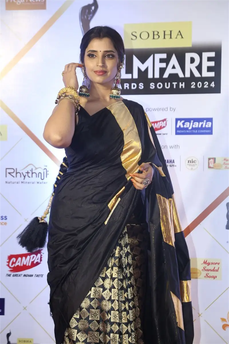 Telugu Anchor Syamala at 69th SOBHA Filmfare Awards South 2024